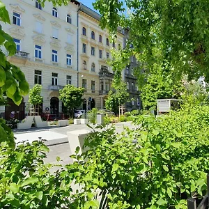 aranyos-apartment-at-jokai-sq.inbudapesthotels.com/